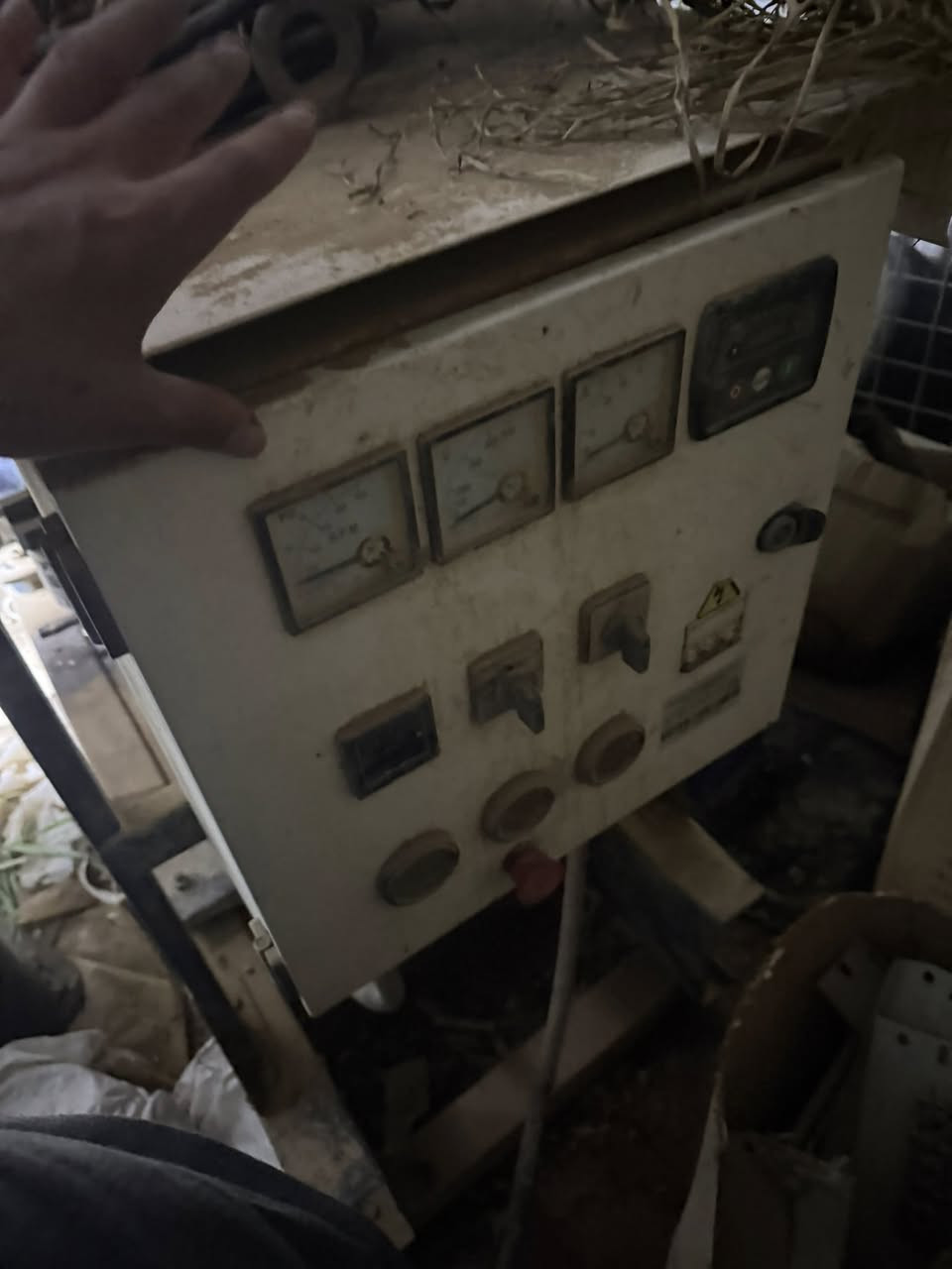 مولد ١٥ كيفي مكانه الأنبار السعر ٢٨ ورقه  استفسار *********** او مراوس مولد ٥٠ كيفي
