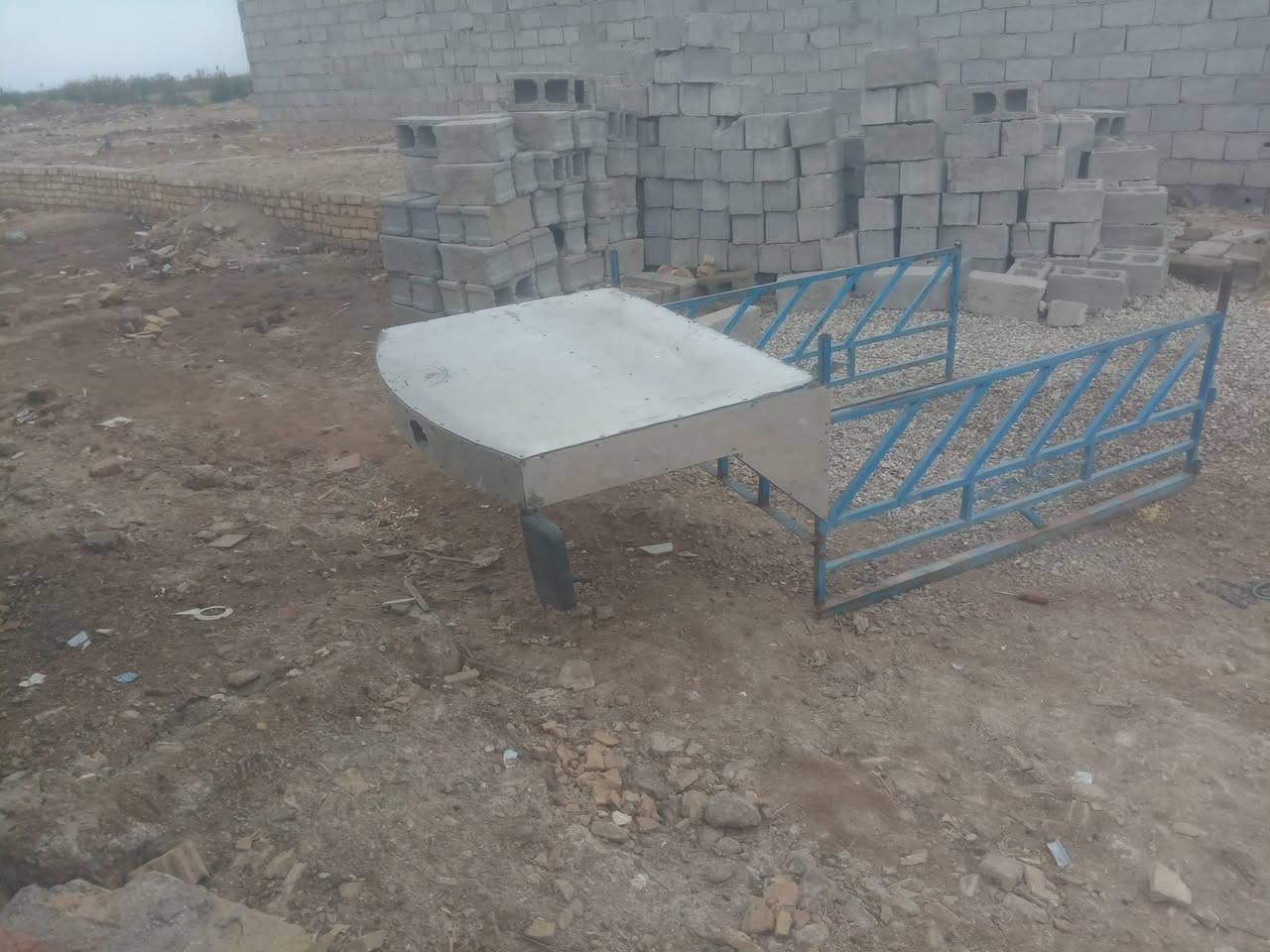 سلام عليكم محجر ستوته للبيع نظيف عوزه بس صبق مكان كوت حي الجهاد شراي بخدمته سعره ***********
