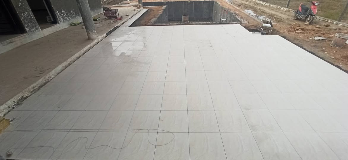 السلام عليكم 
متوفر لدينا جميع الاعمال المختصه بالمقاوله 
البناء بالتقسيط المريح جدا 💢
تطبيك السيراميك ايضا نقدا وبالتقسيط المريح 💢
والعمل درجه اولئ ويوجد ايضا نقدا💢
هاي الصور كدامكم شوفو العمل وقيمو اضبط شغل بالبكرلي اتحده واحد يسوي مثله 
ومتوفر بناء المسابح وانشاءها الوحيد بالحله 💢 
ومتوفر ذرعات وبناء وتخطيط وخرائط كل هذا باشراف مهندسين مختصين للاستفسار ***********
