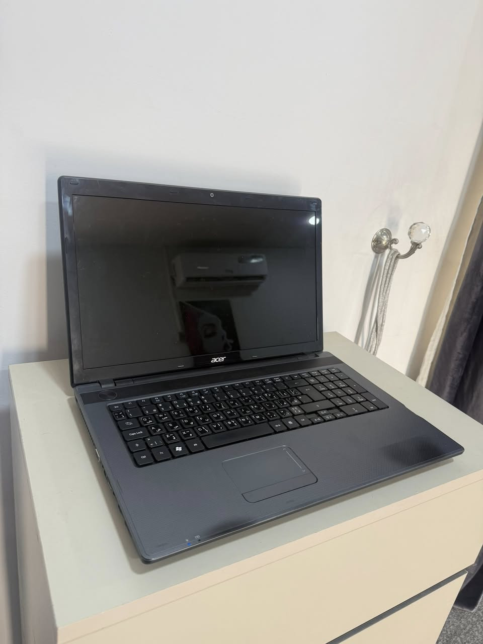 � لابتوب Acer بحالة جيدة
🔹 معالج: AMD E-300 مع كرت شاشة Radeon HD Graphics
🔹 الرام: 8GB RAM
🔹 نظام تشغيل: Windows 10
🔹 شاشة كبيرة مناسبة للدراسة والتصفح والعمل اليومي
🔹 بطارية جيدة واستخدام نظيف

📍 مناسب للاستخدام اليومي، التصفح، الأوفيس، ومشاهدة الفيديو.
💰 السعر: 150
📞 للاستفسار: ***********
