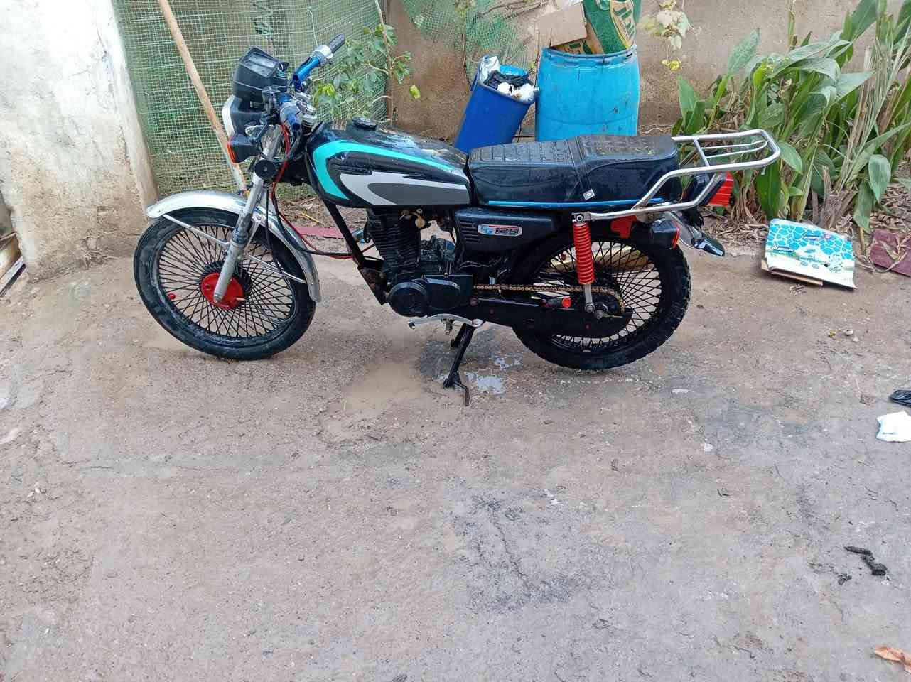 السلام عليكم دراجه ايراني سيجي مديل 19 اكلج عنبار استيرن رياضي وموجود البلادي الدراج طلعت من التعمير صالهه شهر دراجه تجفيت جديد مكينه مصبوغه للتحديث فقط كهرباءيات كلهه شغاله السعر 400 وبيهه مجال رقم الهاتف ***********
