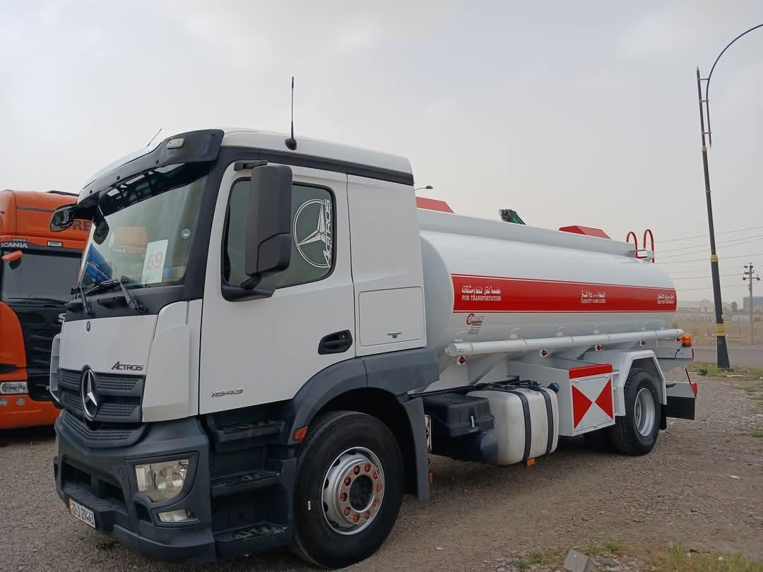 سلام عليكم اخوان دنكر كاز رقم أربيل موديل 2017جديد وكفاله عامه   مارسيدس اكتروز دبل كابينه 
21 طن 
باسمي اخوان سنويه جديده 2030
السعر 310 وبيه مجال قليل 
العنوان البصره سفوان 
الرقم *********** 
الرقم ***********
