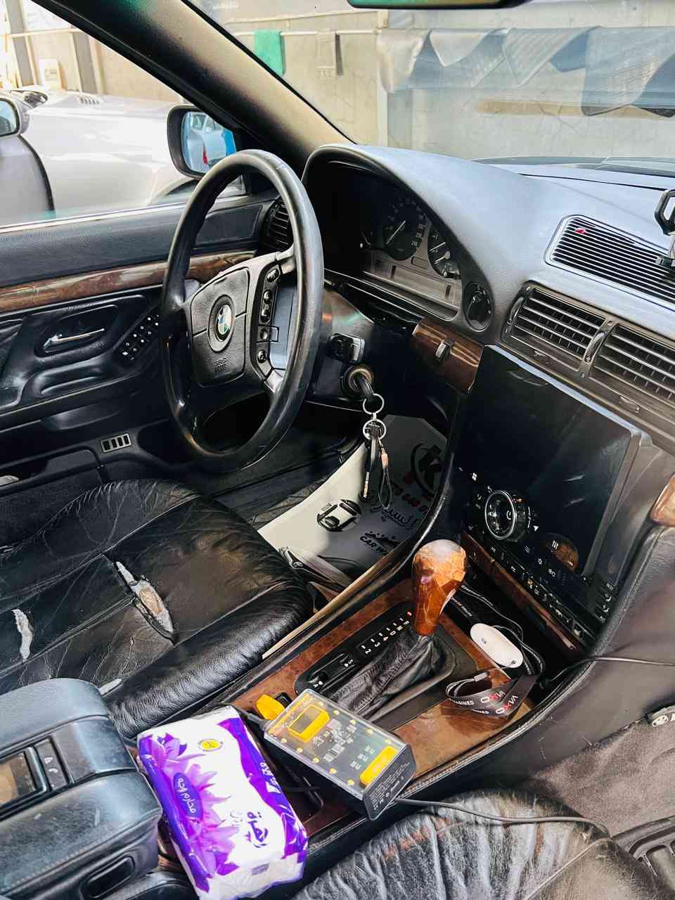 للبيع ٧٤٠ موديل ٩٥ مكينه وكير جدد تخم تاير حداديه حديده شرط تحويل سياره بدون ضربه ابد كهرباايات كلشي شغال بيها سعر ٦٥ بيع ومراوس مكان سياره بغداد العبيدي ***********
