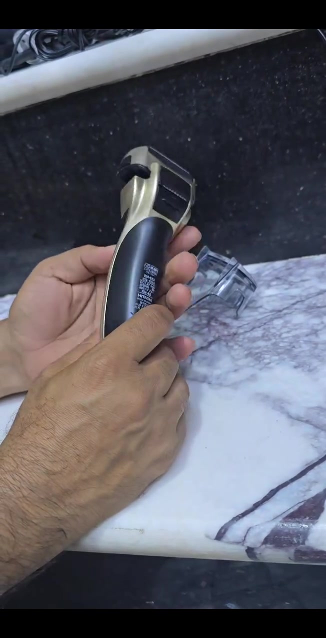 ماكينة حلاقة هيتاشي S-Blade طراز RM-523-N باللون الذهبي.تتميز بشفرات ستانلس ستيل وقابليتها للغسل
نضافة تلمة شرط الاصلي وشرط الزيان ب٤٠


**إذا كنت صاحب هذا الإعلان وتريد حذفه لأي سبب، رجاءا أرسل رسالة إلى الدعم الفني**