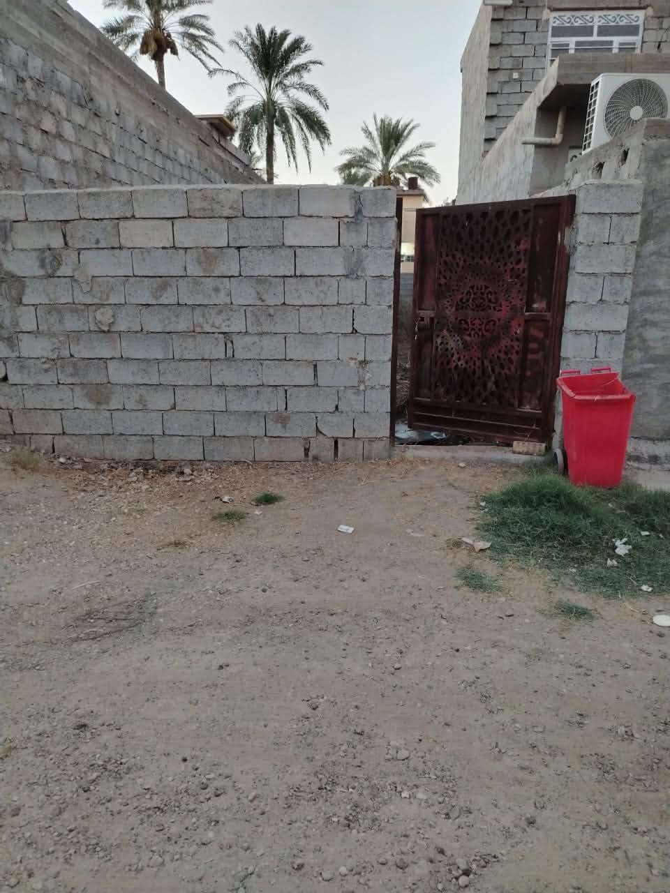قطعه ارض للبيع الراشدي نزلت جمال السمكري المساحه 100 الواجه 5 نزال 20 الاستفسار اتصال ***********
