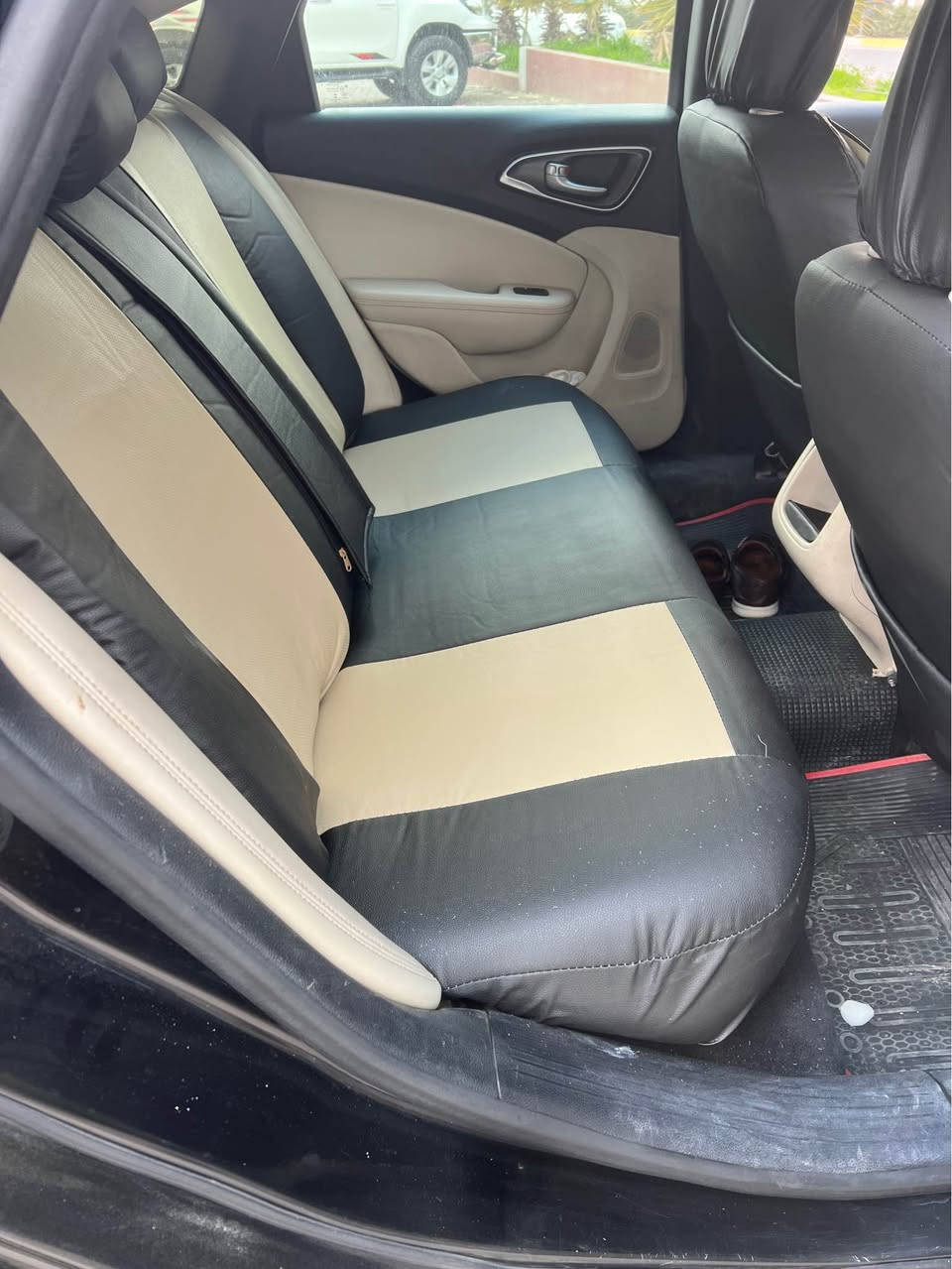 سي 200 (كلايزر )2016 بدون صبغ رقم جديد بيها تعديل واحد  106m ماشيه ☎️*********** دهوك, العراق
