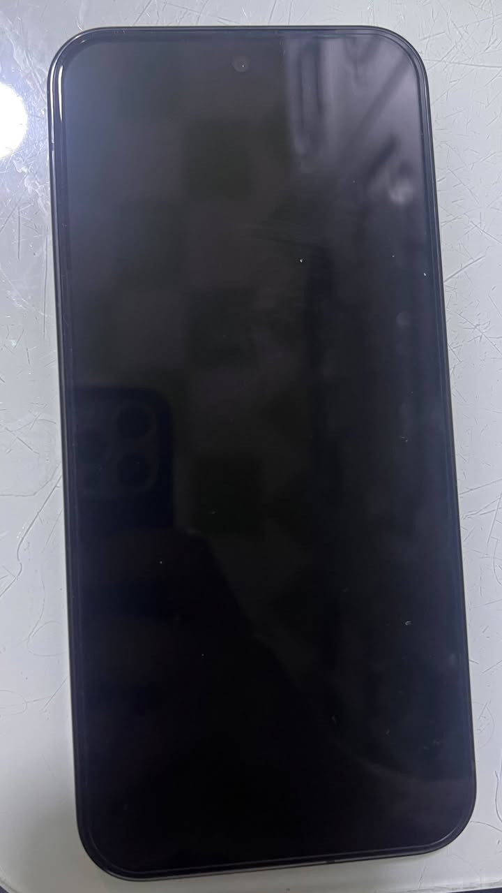 Pixel 9 pro xl === 256 Gb ✓ 
بكسل 9 برو اكس ال ذاكرة 256 

بي طبع خفيف موضح بالصورة مماثر علاستخدام نهائي 
وبي التري مال سيمكارت معووج اثر وكعة لازم لو تبدله تري لو تخلي سيمكارت الكتروني يعني مو ضرر شرعي  مماثر علاستخدام 
الجهاز  معروف مواصفاته 
بطاريته كلش كلش نضيفة وقوية صحتها 99%
الجهاز ممفتوح ولا مصلح 
جاي يبيعو ب 850 
اني ابيعة 585 
مكاني بغداد


**إذا كنت صاحب هذا الإعلان وتريد حذفه لأي سبب، رجاءا أرسل رسالة إلى الدعم الفني**