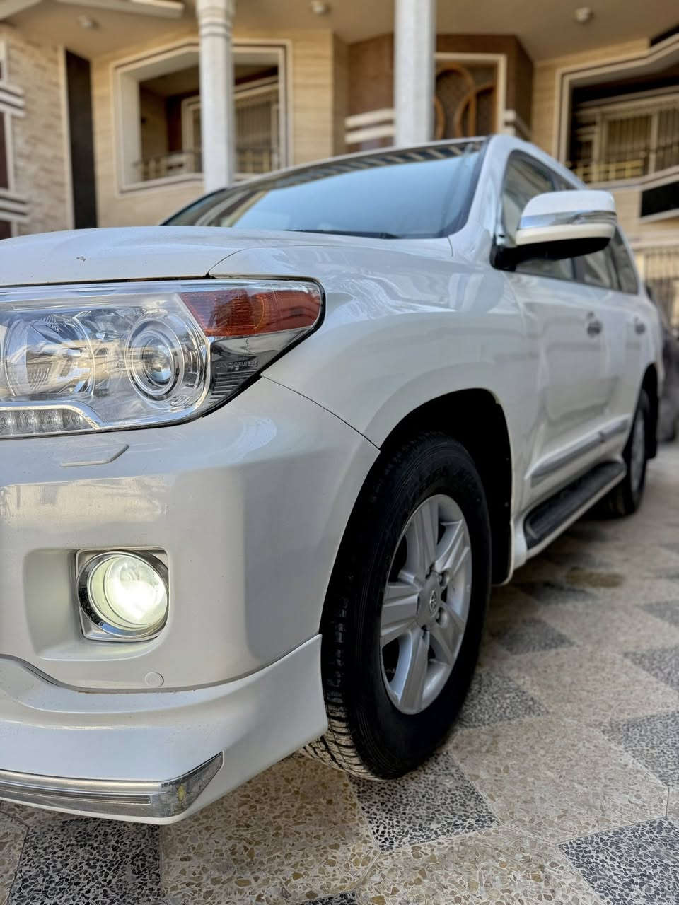 السلام عليكم
لاندكروز 2012 فطيم خليجي بيها قطعتين صبغ
باب خلفي وجاملغ خلفي جهة اليمين بدون دواخل
محر 8 سلندر 4600 ماشيه 192 كم حقيقي
فول مواصفات سياره جاهزه بدون نقص
——————————————-
العنوان بغداد السيديه
السعر 320$
للاستفسار  ***********
