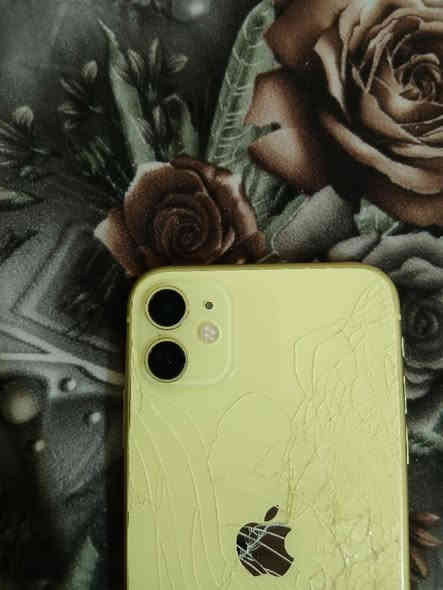 سلام عليكم 
آيفون 11 مبدل شاشة بيه نقطه سوداه زغيره من فوك 
وبطارية 100 جهاز كله شغال مابي أي مشكله 
كلشي موضح بل صور
للبيع سعر نهاية 150
مكاني بعقوبة للتصال ***********
