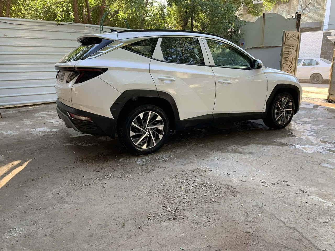 سلام عليكم
توسان خليجي موديل 2023 للبيع رقم اربيل  السيارة ماشية 30 الف سيارة بوضع الوكالة سيارة بيه صبغ قبق الجنطه شبر  كفاله من الحادث سيارة فول ما عدة البنوراما 
المواصفات :- 
بصمة 
ثنين كشن كهرباء 
سايد بريك دكمة 
حساسات 
ثلاث انضمة قيادة 
مانع تزحلق 
صعود منحدرات 
مري شفط 
قطعتين تبريد 
اوتوهولد
بردة خلفية 
اشاير بالمري 
كامرة خلفية دوارة 
شاشة حجم كبير  
تشغيل عن بعد 
تبريد ثلج محرك 2000 دوش  
عنوان :- بغداد 
الرقم ***********
