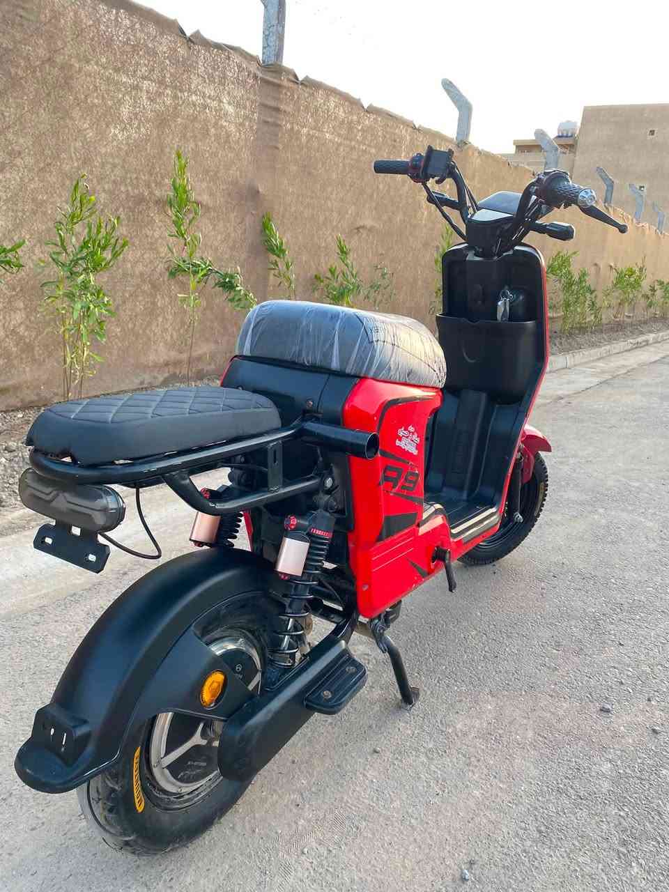 R9  مستعجل عل بيع
نضيفه كلش اخت الجديده باتريات علفحص

السعر 300 بيها مجال حك الجيه

مكاني بغداد حي العامل
***********
