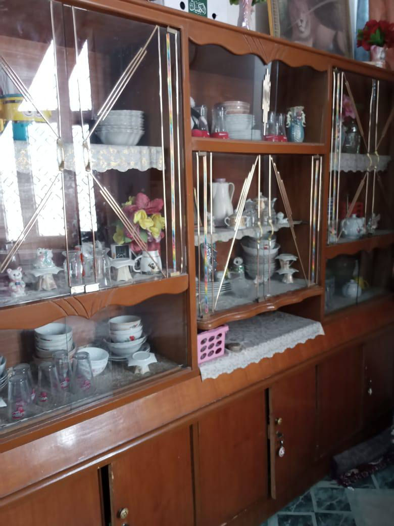 طباخ غاز+معرض اللبيع السعر طباخ 50 ألف والمعرض 100الف نضافه % بيهن مجال الشراي ‏‪***********‬‏ بي واتساب
