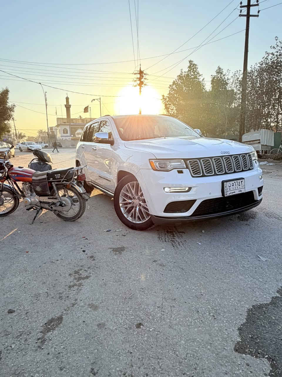 السلام عليكم
للبيع جيب فئة الS 2018 وارد امريكي بيها بنيد مبدل وجاملغين مصبوغات والمكينة 3600 بدون دواخل وبدون شواصي 
السعر 218 وبيها مجال 
العنوان بابل 
***********
