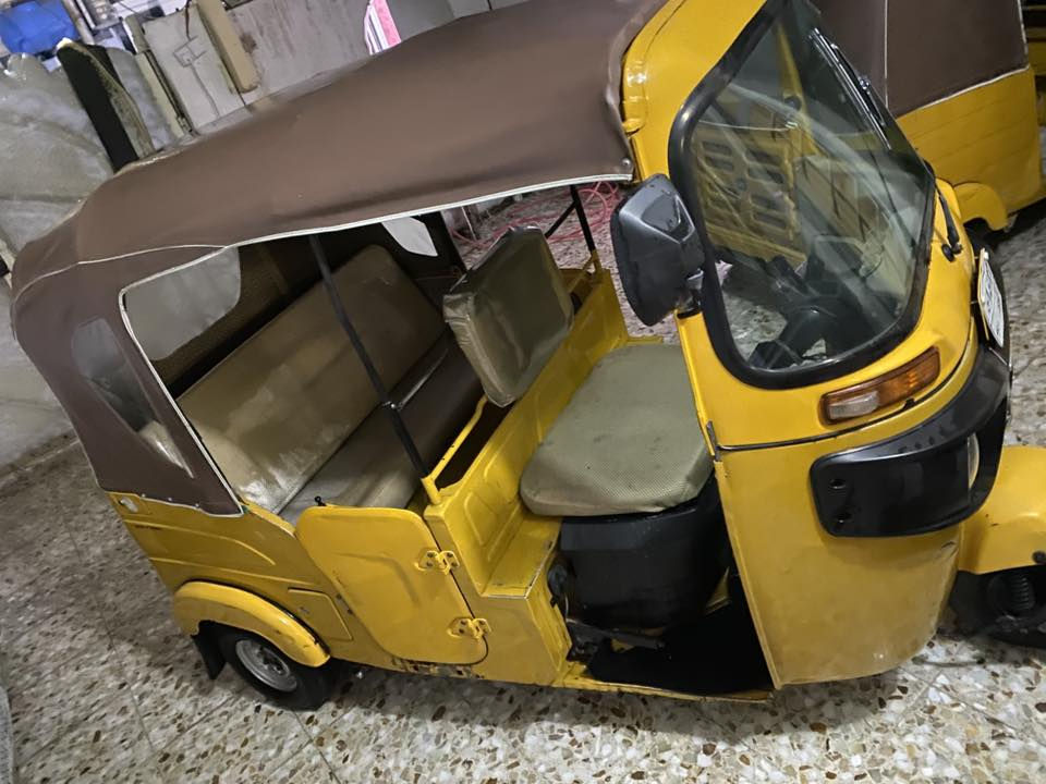 سلام عليكم شباب تكتك لبيع شرط تحويل نفس اليوم كفاله عامه مكينه وكشر بيهه طخه بسيطه جوه بكليت سنويه نكلينزي بس باقي ع لوحات كلشي شغال بيهه بوجهك الشارع موديل ٢١ العنوان مدينه صدر السعر ٧ونص ولمتعجبه يلكه احسن منهه رقم الهاتف ***********
