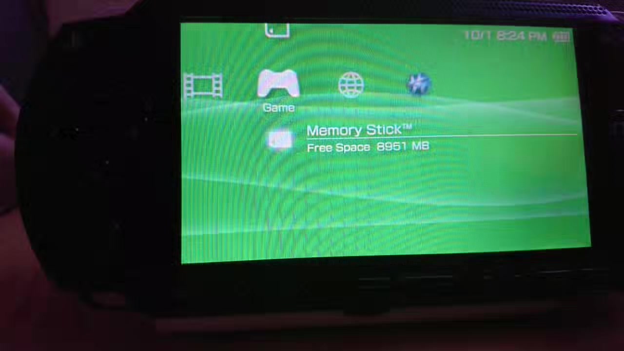 السلام عليكم جهاز psp لبيع مهكر وكامل اخو الجديد رام 64 الشحنه اصليه بي هواي العاب وبي العاب بلي1 السعر 90  الف وبي مجال رقم الموبايل ***********
