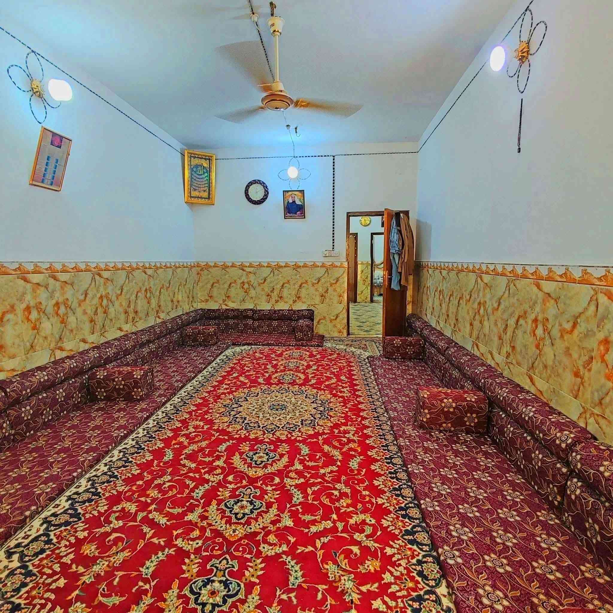 دار زراعي مداورمحكمه 157متر طابقين يحتوي على 4 غرف نوم صالتين مطبخ صحيات استقبال جاهز اساس صب كونكريت بناء بلوك عكاده  الطابق الثاني بناء فرمستون  كاشي سيراميك بورك جاهز 65مليون.  شارع المعمل  بدايه المطار القديم  شارع 12متر.  

مراجعه مكتب القمه الكوفه شارع المعمل قرب شارع المطار القديم مجاور صيدليه بلال مقابل صيدليه زحل مقابل برج الاتصال
 ***********
***********
