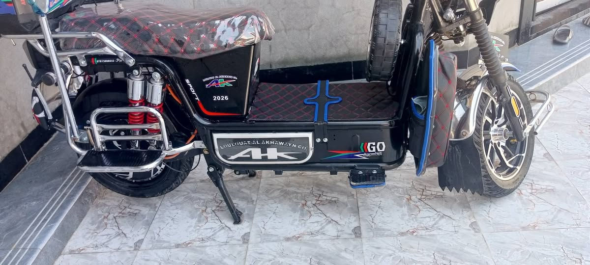 السلام عليكم دراجه موديل 26 نضيفه كلشي شقال بطاريات جدد سعر 720
***********
