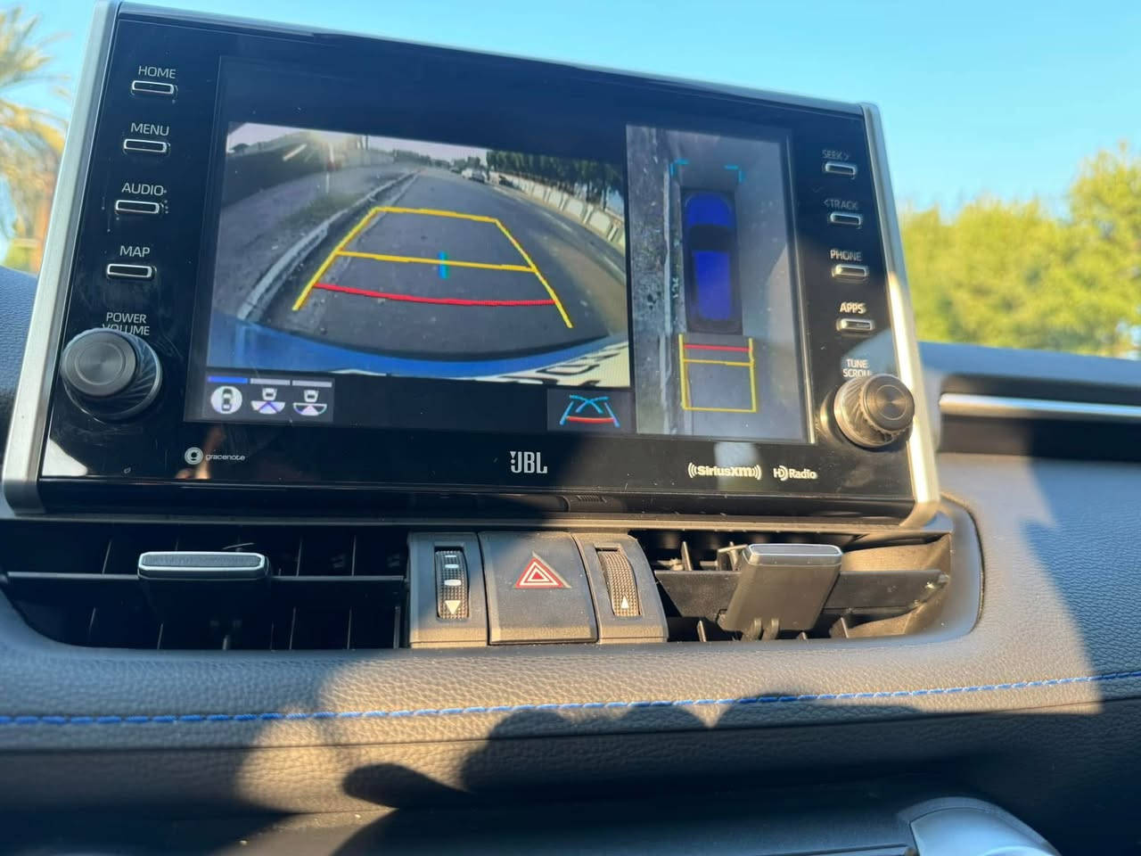 ‎السلام عليكم...
‎راف فور 2022 هايبرد محرك 2500
Xse فول مواصفات
رقم بغداد
حادثها حافه الباب وجاملغ الامامي
‎السيارة تو كلر
‎اشاير بالمري
‎  5 كامرات 360
‎فور ويل درايف
‎تشغيل بصمة
‎انارة ترحيب
‎هاند بريك بصمة
‎دخول ذكي
‎تحكم ستيرن فول
‎سلايد
‎ثلاث انظمة للقيادة ايكو و سبورت و نورمال
‎شاشة تدعم كار بلي
‎كامره خلفيه دواره
‎نقطه عمياء
‎رادار خلفي
‎رادار امامي
‎تحديد مسار
‎تحديد سرعه
‎الدشبول والكشنات امطرز ازرق
‎تدفئه كراسي
‎كراسي جلد
‎لد امامي زنون
‎خزن كراسي 
‎مرايه وسطيه كامره
‎صندوق كهرباء
‎ستيرن تدفئه
‎نظام صوتي JBL
رقم بغداد 
‎23500$ السعر
مكاني بغداد
***********
