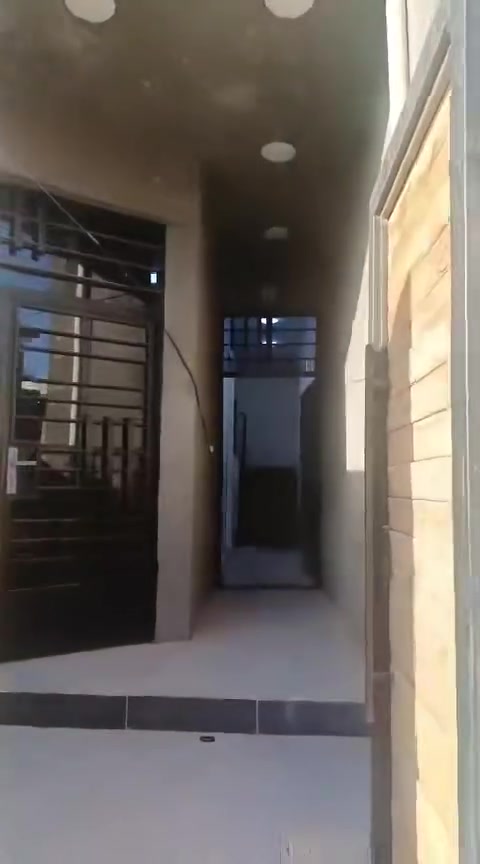 🏡 دار للبيع مساحة 100 متر
📍الموقع: بغداد / المدائن قرب جامع سيد علي
🔹 الدار طابقين
▫️الطابق الأول:
استقبال + صالة + حمامات + غرفة نوم + منور
▫️الطابق الثاني:
3 غرف نوم + صحيات + منور
✅ البيت كامل من كلشي
✅ موقع مرتب وقريب للخدمات
✅ مناسب للسكن العائلي
للاستفسار ***********
