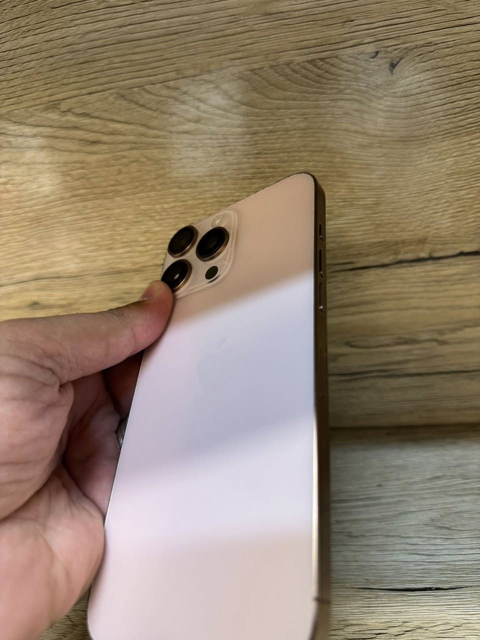16 pro max   256 جهاز نضيف كلش 🔋 بطاريه 92  مبدل فقط شاشة اصليه سعره مليون و50 مكان الدورة ***********
