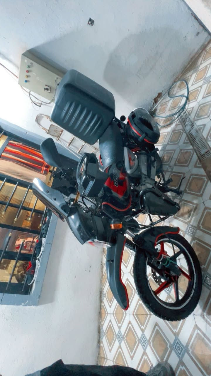 سلام عليكم بوكسر للبيع 
موديل 23
دراجه مرقمه بغداد
دراجه حيل نضيفه جاهزه دراجه كبل لشغل مناقصهه اي شي
وياخذهه بل عافيه علي
الاستفسار رقم ***********
مكان دراجه بغداد البلديات
تحويل ثاني يوم
