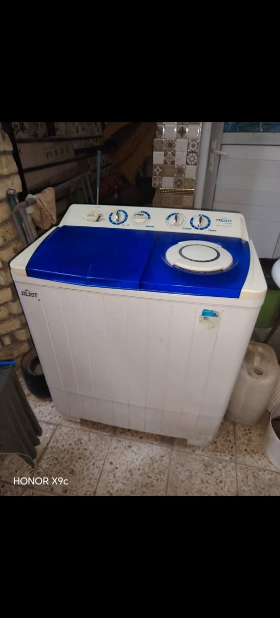 سلام عليكم غساله شغاله سعره 50 العربانه كلش مابيه نضيفه السعر 50 بغداد جكوك *********** بي وتساب
