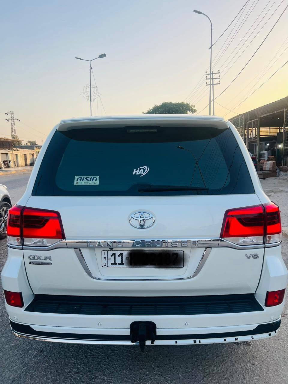 ملاحظه اني مكلف بلنشر السلام عليكم للبيع لاندكروز موديل 2019 بريم اصلي رقم بغداد بسمي مشروع وطني مكفول كفاله عامه من صبغ وتبديل وفتح 
جديده معنى كلمه 
فول مواصفات 1/1
بصمه تشغيل
5بصمات ابواب 
فتحه سلايت
كشنات ثنين كهرباء ثلاث حركات
كشنات جلد اصلي
عداد لكزز
زراكات
اشارة لكزز
مري قلاب
مري شفط 
شاشه ايباد
جنطه شفط 
ديفيدي بل قمارة 
دبل ماوس
مثبت سرعه
سبعه راكب
ثلاث قطع تبريد
مطفايه حريق
محرك v6
8ايرباك
حساس امامي
حساس خلفي
اضويه تحت مقاعد
تحكمات ستيرن كامله 
وباقي مواصفات بريم معروفه 
ماشيه 90 الف حقيقي
السعر (500)
اللا ستفسار اتصل على الرقم ***********
مكان بابل حله ملاحظه اني مكلف بلنشر
