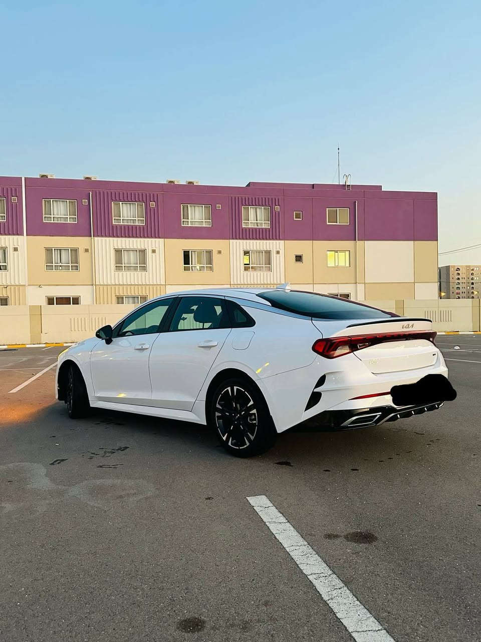 يا الله سلام عليكم 
k5 / 2024 
حادثهه حافه البنيد مصلح نفسه 
وبيهه بارد بحافه الجاملغ  قليل 
السياره ليبل واحد اي قطعه ما مبدل بيهه 
السياره جديده كلشش وما ناصهه شي ابد 
فول عدا البانوراما 
رادار امامي 
نقط عمياء 
تحديد مسار 
كشن كهرباء 
شحن لاسلكي 
حساسات امامي خلفي 
4 وضعيات قياده
بك لايت لد متصل 
كشنات تدفئه
سياقه ذاتيه 
تشغيل عن بعد 
مكينه كير كهربائيات مكفوله 
بدي السياره مكفول عدا حادث امريكه
ماشيه 30 مل
سعر   200ورقه وبيه مجال للشراي
للاستفسار تصل 
***********
