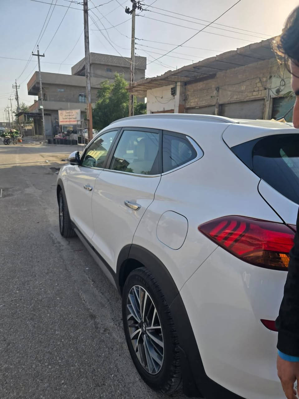 السلام عليكم جميعاً 
رجاءً الشراي يتواصل مع صاحب الرقم 
***********
توسام ٢٠٢٠ خليجي مكفولة عدة بارد بسيط جداً وموضح بالسونار بخشم الجامرلغ الأمامي
مواصفاتها نص مواصفات
السيارة حيل حيل نظيفة وما ناقصها اي شي 
ماشية ٧٨ الف
رقم بغداد تحويل ثاني يوم 
مري شفط 
حساسات امامي خلفي 
تحكمات 
جلد 
بصمة 
جلد 
وبعد بيها هواي مواصفات 

السعر   ٢٠٨ وبيها مجال للشراي 

رقم صاحب السيارة مكلف بالنشر 
***********
متواجد ماسنجر ووتس اب
