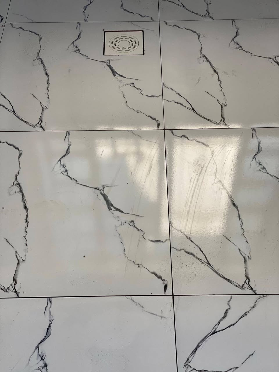 السلام عليكم خلفه سيراميك متفرغ جدران ورضيه ***********
