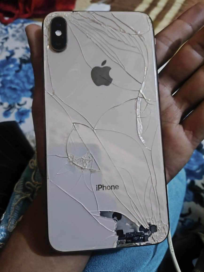 ‏ سلام عليكم إكس ماكس مبدل بطارية Face ID واقف الظاهر مكسور 140 وبي مجال الباقي مقفول كف*********** ￼
