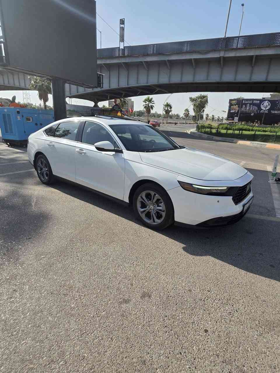 السلام عليكم  
هواندا اكورد 
Honda Accord Hybrid 2024 EXL
موديل :- 2024
لون :- ابيض
قوة المحرك :- 2.0 Hybrid
عداد المسافات :-23000 mil. قابل للزيادة 
فئه السيارة : - EXL
عدد المقاعد :- 5 مقاعد 
بصمه عدد 1
❗️الضرر : سرقه الجامرلغات الاماميه والدعاميه وبيها شرر بالبنيد 
♦️ شاشة نفكيشن 
♦️ تحكم مسجل 
♦️ تحكم سرعة 
♦️ بصمة تشغيل 
♦️ دخول ذكي
♦️ لايت زنون 
♦️رادار امامي نقص 
♦️ رادار تحديد مسار 
♦️ كامرا خلفية 
♦️ فتحة سقف 
♦️ هاند بريك بصمة 
♦️ درايف مود 
♦️ مثبت سرعة 
♦️ حساس مسافة امان 
♦️ اوامر صوتية 
♦️ مقاعد كهربائية 
♦️ مقاعد جلد  
♦️ تدفئه مقاعد 
♦️ رادار خلفي
♦️نظام النقطة 
السياره بأسمي تحويل ثاني يوم
للاستفسار  على رقم *********** و على الخاص
