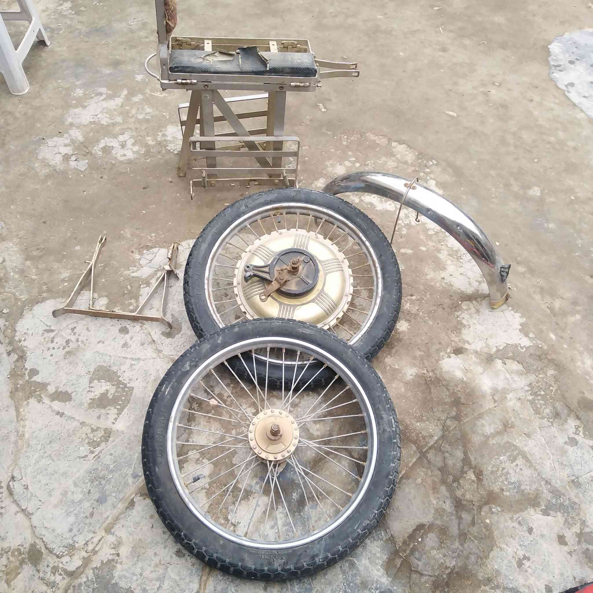 السلام عليكم غراض للبيع في حي  الجولان الفلوجه ميز حديد السعر٦٠ تنور حديدالسعر٣٠ كيزر حجم ٨٠لتر٣٥ غراض دراجه شحن ٢٨ بوب خشب الواحد ١٠ الاستفسار الاتصال على الرقم ***********
