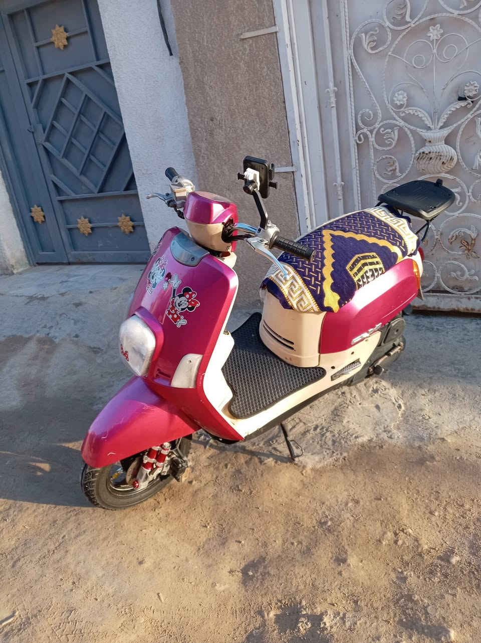 السلام عليكم دراجه بوليس للبيع دراجه نضيفه كلشش ما مفتوحه بوشه 49 دراجه لا تبخير ولا تقيص دراجه كامله من كل شي شراي ينتصل 750 وبيه مجالل للشراي ***********
