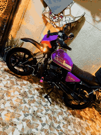 دايوان للبيع موديل ٢٣ شرط النضافه أي خلل مابيها شرط محرك برغي ما مطخوط وشوفت عينك بعد الصور تجي عنواني تكريت شارع الباشا رقم موبايل *********** سعر مليونين ٥٠٠ الي مو شراي لا يتعبني اكرر السعر مليونين ٥٠٠
