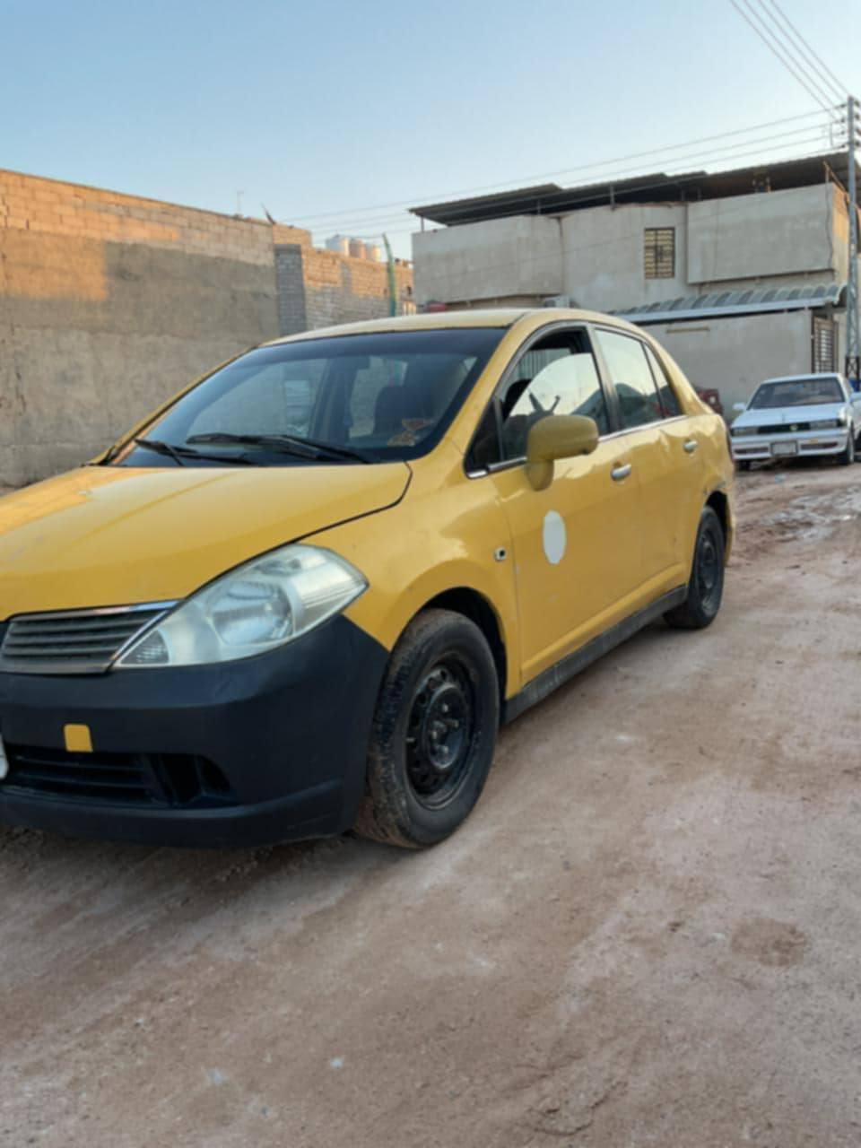 نيسان تيدا موديل 2009 محرك محور كورله 1600 خياسات بيه قليل السنويه منتهيه ب2024 لايوجد غرامات الهيئه 170 الف فقط علينه التصفيره راعي السياره بلقبله نقصه فقط تبريد شي بسيط صرفيه البازين خير من الله سبب البيع محتاج  كلشي موضح بلفديو والصور المو شراي لايتصل السعر 35 وبيها مجال ***********
