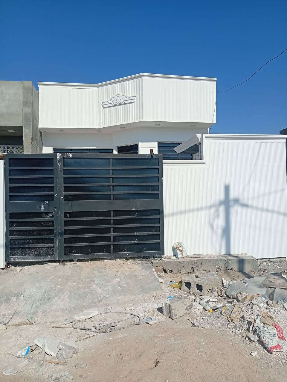 أعيد النشر بسبب الوعود الكاذبة
مشتمل للبيع حي المهندسين الشارع الرابع مساحه 125 
يحتوي على غرفة نوم واحده 5في 4 وهول واستقبال 
شغل درجه اولى واجهه تركي 
السعر المطلوب 39 مجال جداً قليل بيع مستعجل 
***********
