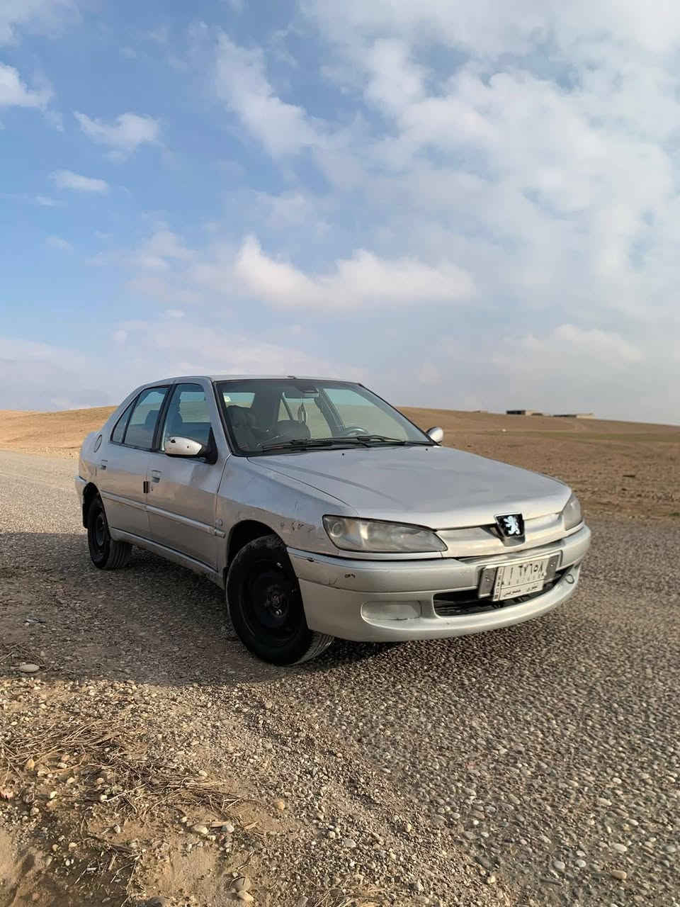 السلام عليكم 
للبيع سياره بيجو #موديل 2003 
رقم #نينوى الماني تحويل مباشر 
صدر تايرات جدد كهربائيات كلها شغاله 
سياره حلوه مال جناي بدون صبغ بيها تقحيل 
محرك محور (كابريته) بس بي جبئن ترشح دهن 
والباقي شرط الشراي يتصل 
 السعر32وبيه مجال قليل 
(مو شراي لاتتعبني ولا اتعبك
*********** مخابرة 
*********** بي وتساب 
السيارة وكالة عامة بسمي تحويل مباشر
