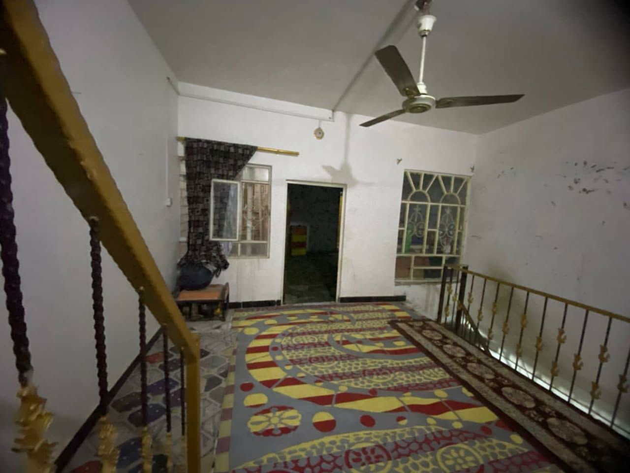 بيت للبيع ١٠٠ واجه 5 نزال20 حي ميسان طابقين. عكاده. غرفتين وصالتين بالطابق الثاني وحده سويت
الطابق الاول غرفه وصاله ومطبخ واستقبال  وتخاريج  
المكان حي ميسا شارع الجامع الثاني شارع 17 متر مقابل الاطفاء  ثالث بيت عن الشارع العام شارع الكيات 
السعر 135 مطلوب 18 ونص للعقار ينزلن من السعر للأستفسار واتساب ***********

مكتب الموسوي للوسائط العقارية مستعدون لأستقبال عروضكم التجارية والزراعية والسكنية بيع وشراء رهان ايجار
