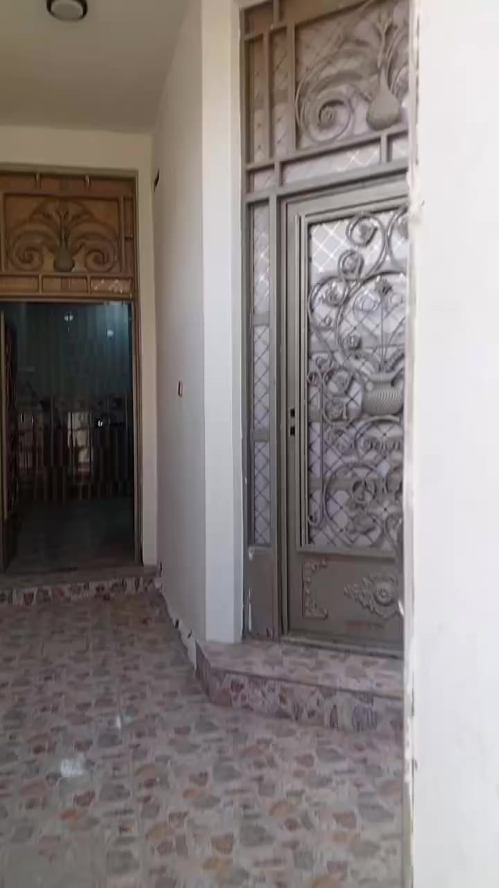 مشتمل طابقين ثلاث غرف نوم بناء حديث للايجار حي الزراعة قرب البطاقه الموحده للاستفسار *********** *********** مكتب عقار اليوسف حي الزراعة
