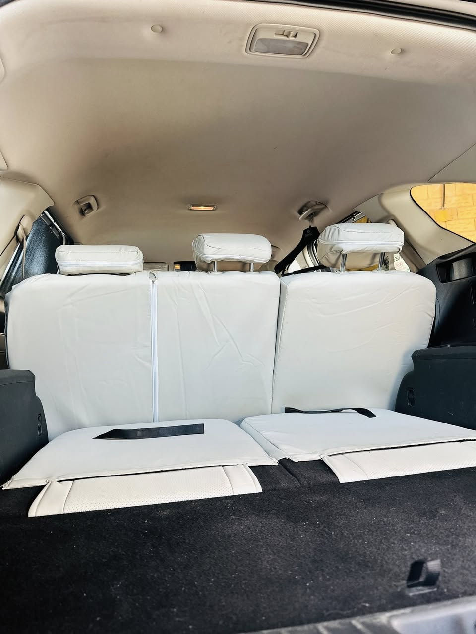 السلام عليكم
سورنتو مديل ٢١ خليجي كفاله عامه  
السياره فول موصفات ٦ سلندر ٧ راكب ٣ قطع تبريد 
كير ماوس. فول عده الفتحه 
سعر ٢٥٨ 
مكان السياره واسط 
***********
