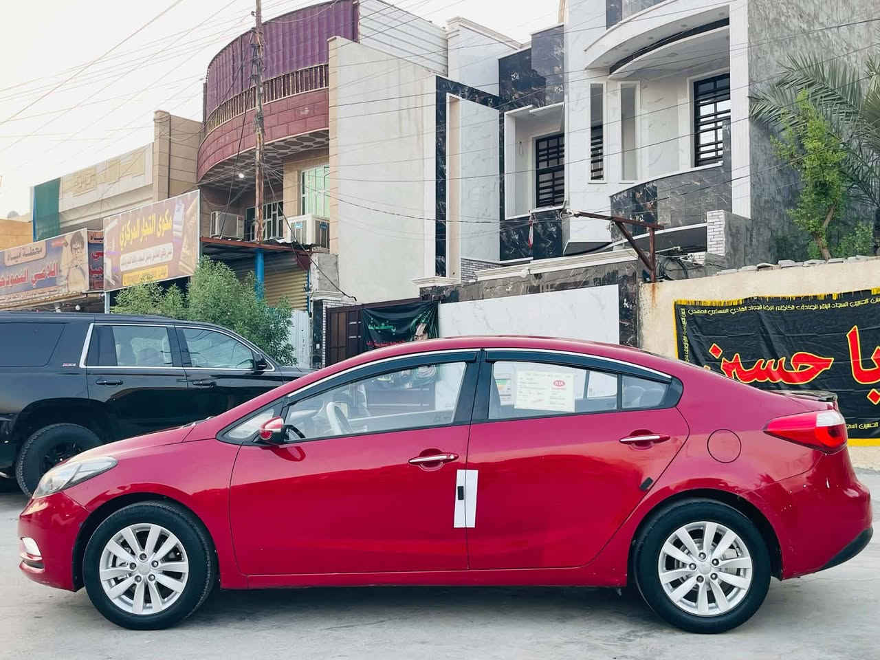 سيراتو ٢٠١٦ خليجي 
سعر ٩٤ بيهة مجال شراي 
بيهة صبغ ٣ قطع بدون دواخل 
تحكم ستيرن جهيتن مانع نزلق
داخل لونين ويل كب كروم 
 كامرة حساسات خلفية مري شفط اشاير بلمري 
لد امامي لد خلفي 
محرك ١٦٠٠ دوش لا تبخير ولا تنقيص
رقم بغداد دولي تحويل ثاني يوم
مكان سيارة بغداد الشعب 
رقمي ***********
