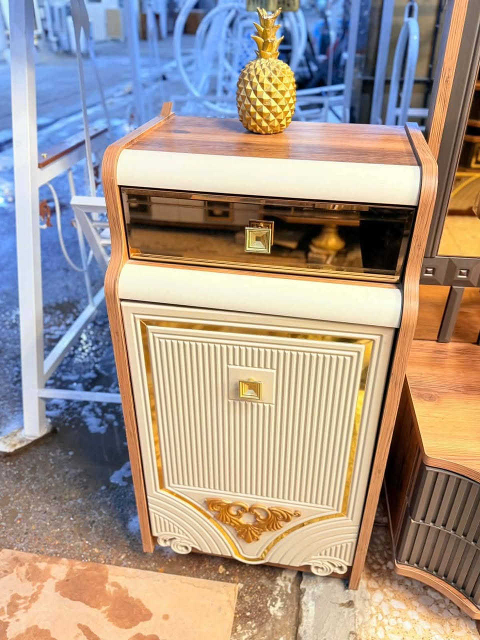 ✨ غرفة تركي  اصلي صبغ حراري  11 قطعة ✨
نظام ابواب بروفايل فاخر
سرير مخزن جك 
 ضهر بلوك
 جام برونزي 
 قماش وتر بروف أصلي
 سرير مخزن جك 
✨ نظافة 90/💯
شد ونقل مجاني داخل بغداد
توصيل للمحافظات بأسعار رمزية


**إذا كنت صاحب هذا الإعلان وتريد حذفه لأي سبب، رجاءا أرسل رسالة إلى الدعم الفني**