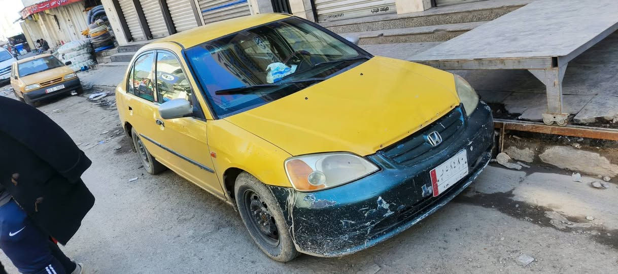 السلام عليكم
سياره هوندا سيفك 2003 
رقم صلاح الدين مكاني بغداد ابو غريب
مكينه و كير خير من الله 
لا صرف بانزين زايد ولا تنقيص
كهربائيات كامله 
سياره كل نقص ما بيها 
سنويه ساقطه من 2020 
ابيع كوم حديد معليه بغرامات و لا بغير شي راعيها موجود و تحويل شوكت ما تريد
السعر 18 و بيها مجال بسيط
***********
