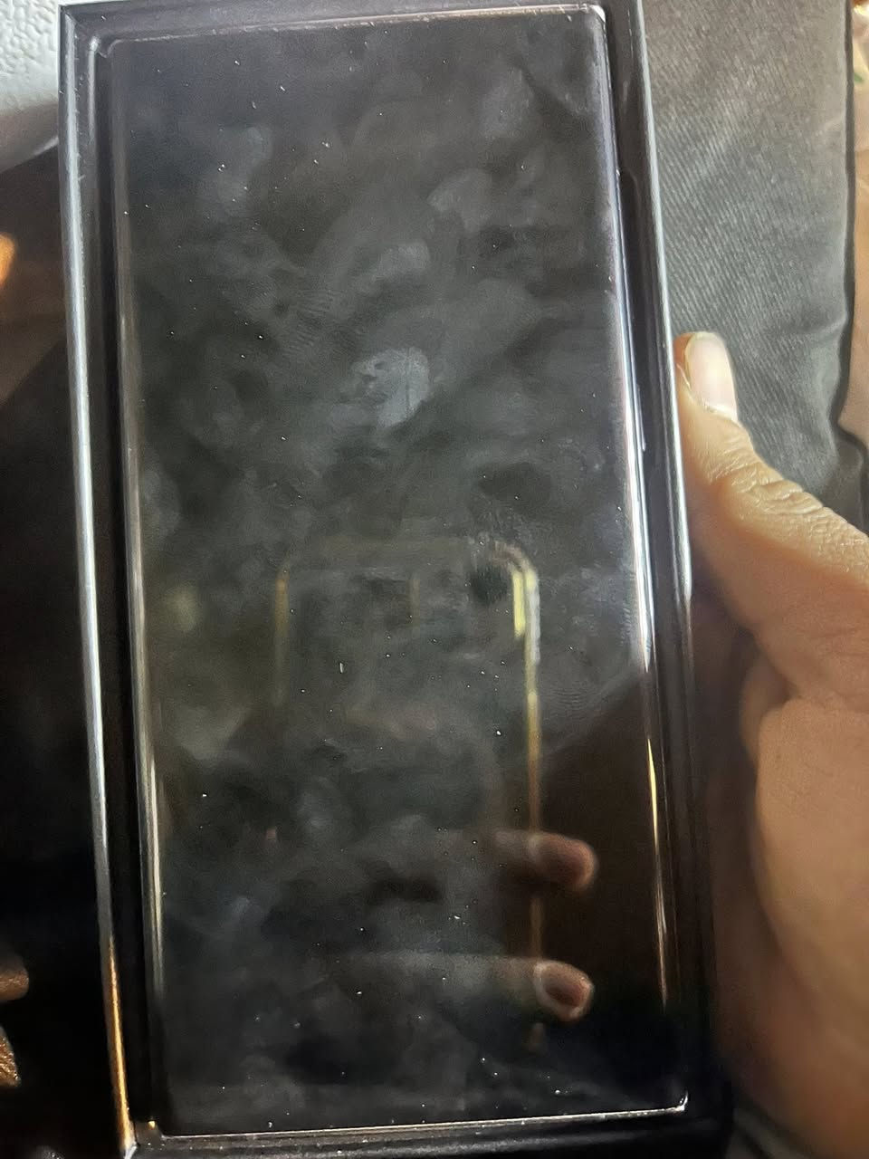 السلام عليكم 
جهاز للبيع s22Ultra
جهاز نضيف وبلادي مامفتوح شرق اوسط ذاكره 128 كارتونه وغراض كامله نضافه الجهاز 80/100 للستفسار ***********السعر 500 وبي مجال
