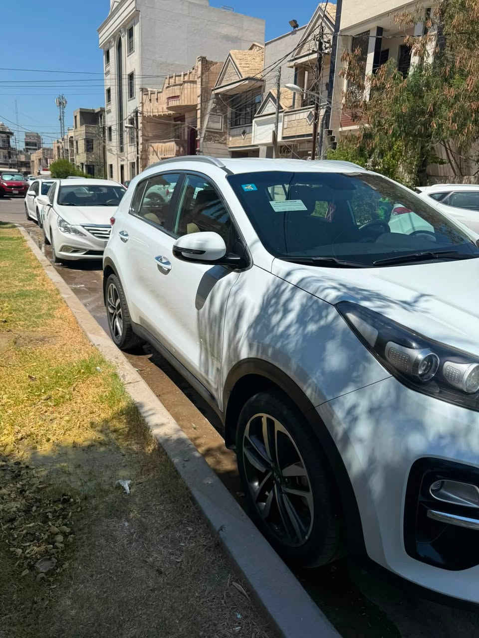 السلام عليكم
سبورتج 2019 
سياره ماشيه 80 الف 
كفاله ما عدا الجاملغ الخلفي بي بارد 
سعر 185 وبيها مجال 
***********
