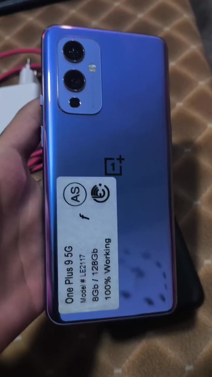 OnePlus 9 5G
الغني عن التعريف شاحنه الاصليه موحوده 65w + كفر هدية
🔹 الشاشة6.55 بوصة - 120 هرتز - Fluid AMOLED
🔹 ذاكره 128
🔹 رام 8 + 8 =16
🔹 يدعم شبكة 5G

🔹 الكاميره دقة 8K (بمعدل 30 إطار)
• دقة 4K (بمعدل 30/60 إطار)
• دقة 1080P FHD
• تقنية التثبيت الرقمي (EIS)
• التصوير بالحركة البطيئة (Slow Motion)
🔹 يدهم تقنيه NFC

🔹 الشحن والبطارية
🔹 الشحن السريع يدعم - بقدرة 65 واط (يمكن شحن 100        في المئة في 29 دقيقة)
🔹 يدعم الشحن اللاسلكي 
🔹 سعة البطارية 4500 مللي أمبير
🔹 معالج Snapdragon™ 888 5G  معروف الغني عن التعريف 
🔹ببجي 90 فريم ثابت يشغل اعلى دقه بل لعبه الي قبل الاخير وحده 
( ملاحضه ) يوجد توصيل جميع المحافظات 6 الاف 
يذا مكانك موصل انتا تجي تاخذه 
 🔹 سعر 250 بي مجال للشراي معروف الجهاز بل اداة


**إذا كنت صاحب هذا الإعلان وتريد حذفه لأي سبب، رجاءا أرسل رسالة إلى الدعم الفني**