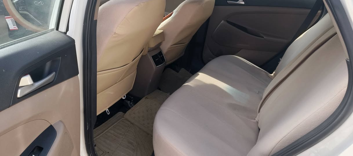 سلام عليكم إخوان توسان 
للبيع موديل 2019السيارة كلش جديدة 
رقم السيارة أربيل 
ماشية 140
مواصفات السيارة معروفة 
ملاحظة السيارة بيها باردات و ثلاث قطع مفتوحة بس لا أبدل و لا مصبوغ 
مكان السيارة بل نجف الإشراف
رقم ***********
السعر 170و بيها مجال
