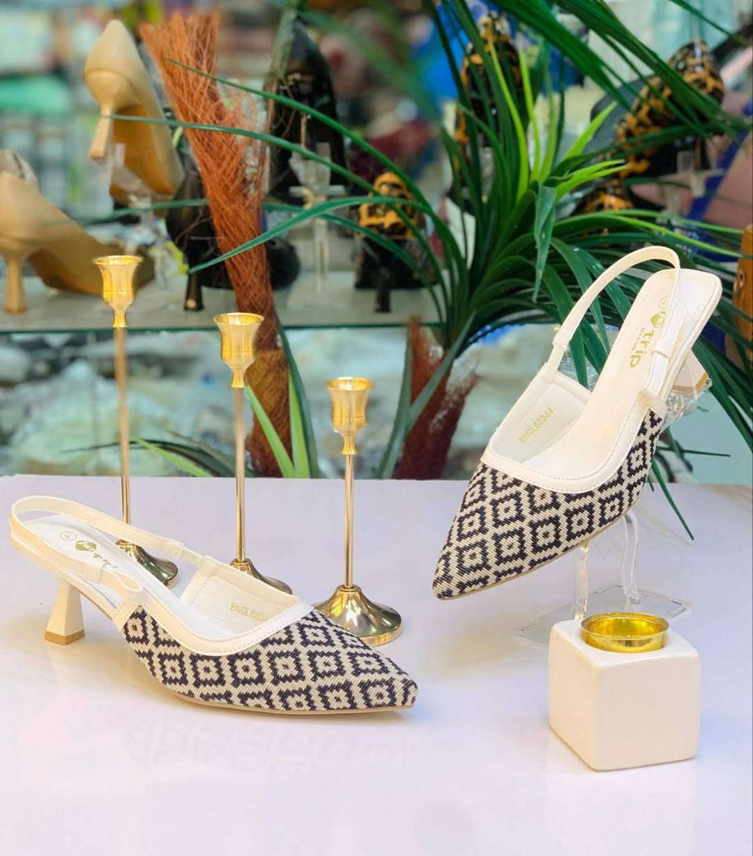 ‎كعب ارتفاع 5 سم
السعر 13الاف فقط 
37-38-39-40-41‎ بغداد, العراق


**إذا كنت صاحب هذا الإعلان وتريد حذفه لأي سبب، رجاءا أرسل رسالة إلى الدعم الفني**