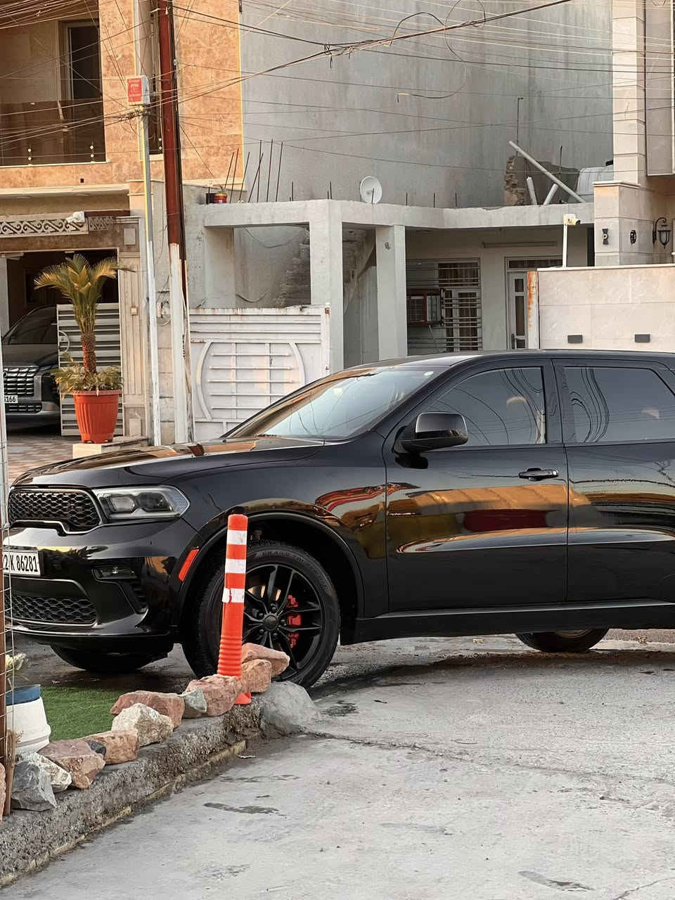 دوج دورنكو 2021 
جيتي gt بلاك تووب 
داخل جلد 
تو ويل 
استرين دركه D
شفتات سترين 
تشغيل عن بعد دبل بصمه 
بجم زينون 
شاشة ايباد كار بلي واير ليس 
ماشيه 61 mil
بدون نقص كامله للأخير 
كير ومحرك شرط الفحص 
رقم هزه سنويه كله جديد 
حادث ربع جاملغ امامي صور حادث وسونار مرفقه 
ايرباك سستيم
توقف ذاتي عند الرجوع
إطفاء وتشغيل المحرك عند التوقف 
مرايا جانبيه عاكسه للضوء مع تدفئه
مكان 
بغداد العامريه 

***********
